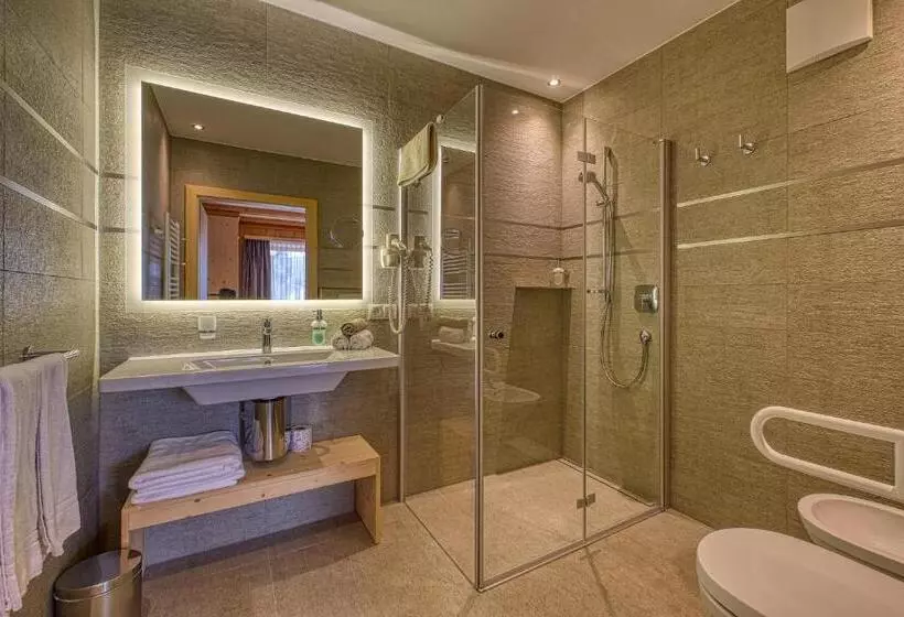 تختخواب و صبحانه Garni Appartments Helvetia