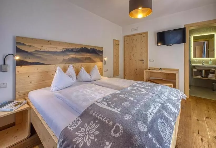 تختخواب و صبحانه Garni Appartments Helvetia