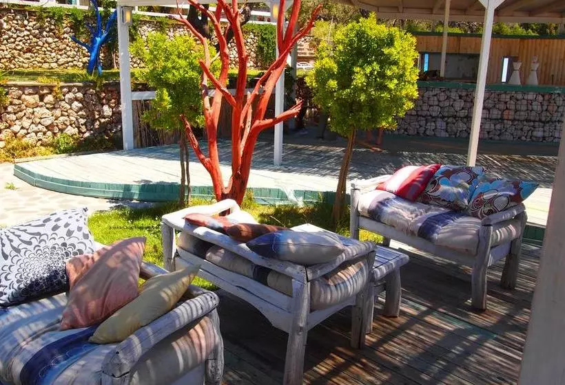 Drymades Inn Resort