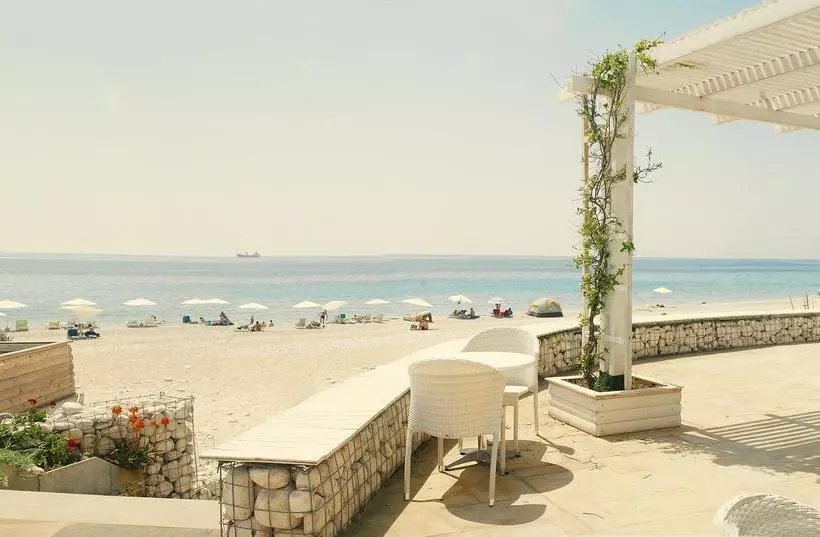 Drymades Inn Resort