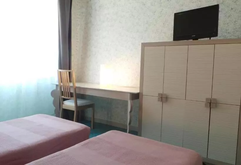 ホテル Albergo Villa Anna
