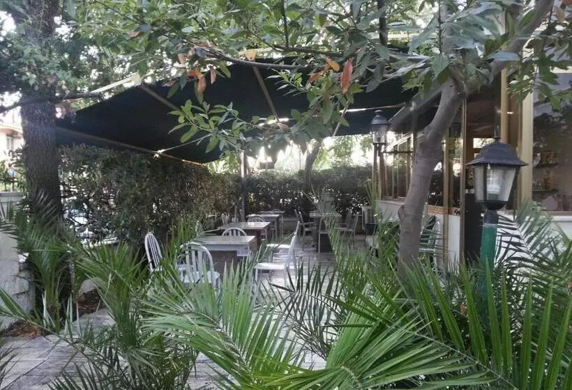 ホテル Albergo Villa Anna