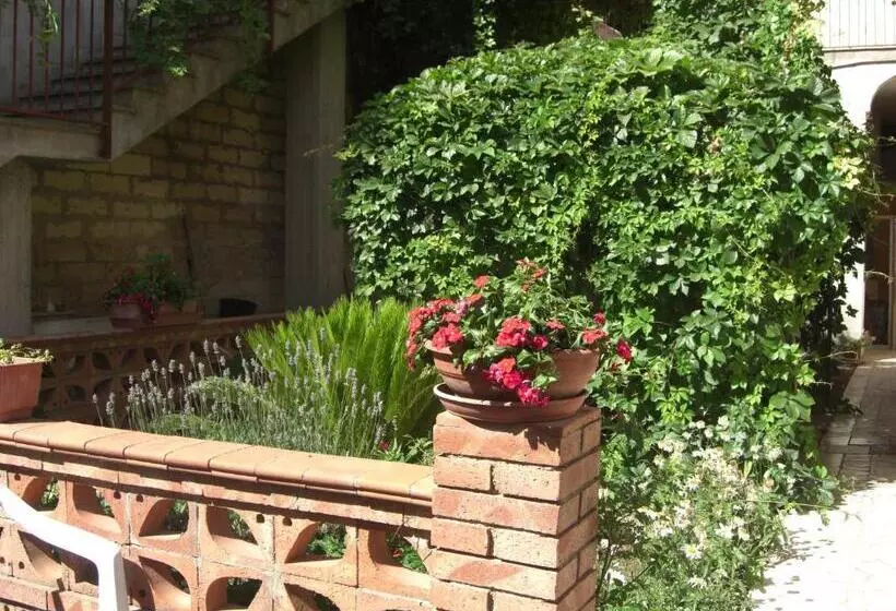 Hotelli Albergo Villa Nobile