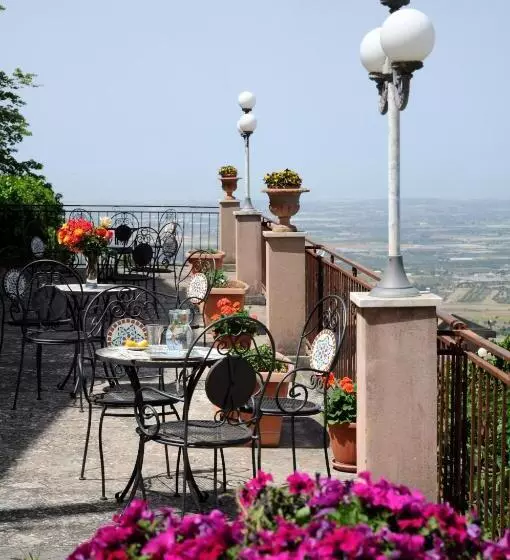 Hotelli Albergo Villa Nobile