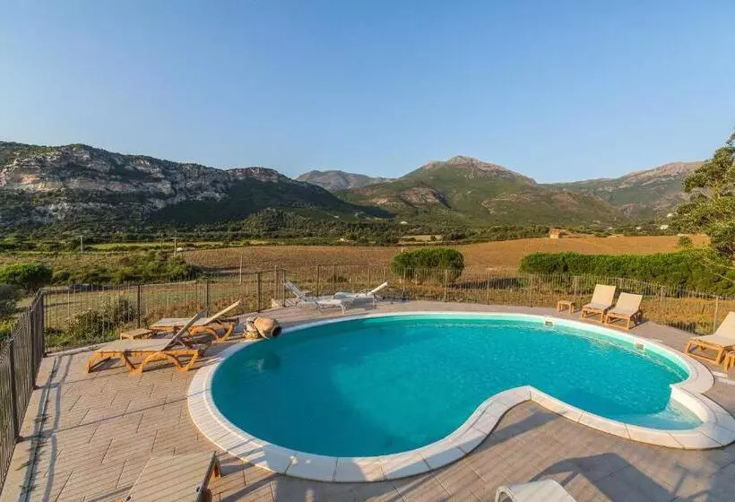 Hotelli Auberge Lustincone