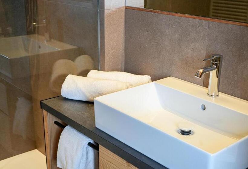 בית מלון כפרי Pozzamanigoni