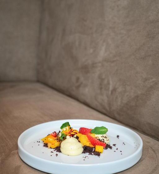 בית מלון כפרי Pozzamanigoni