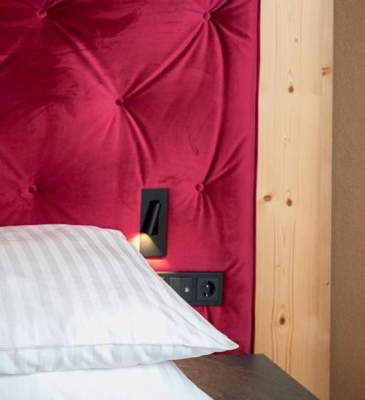 בית מלון כפרי Pozzamanigoni