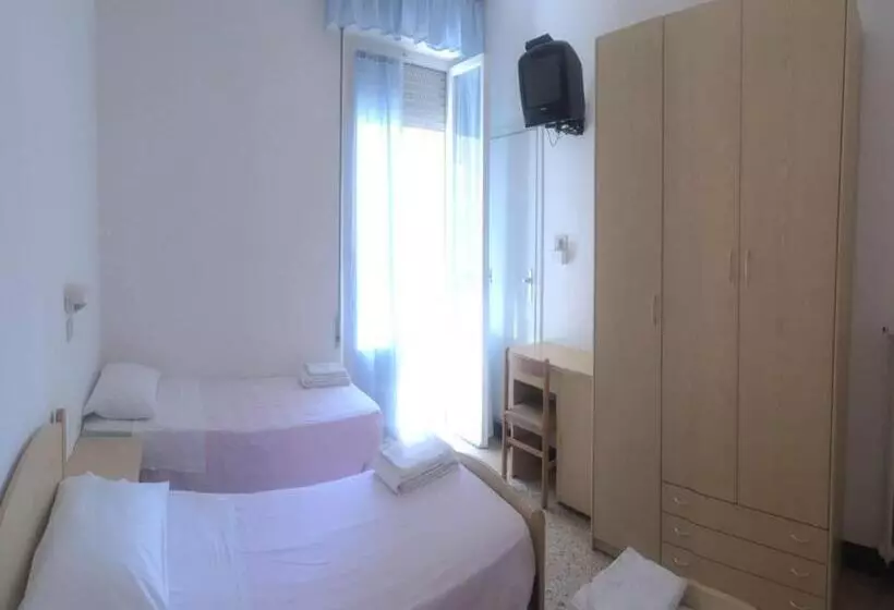 هتل Ronconi