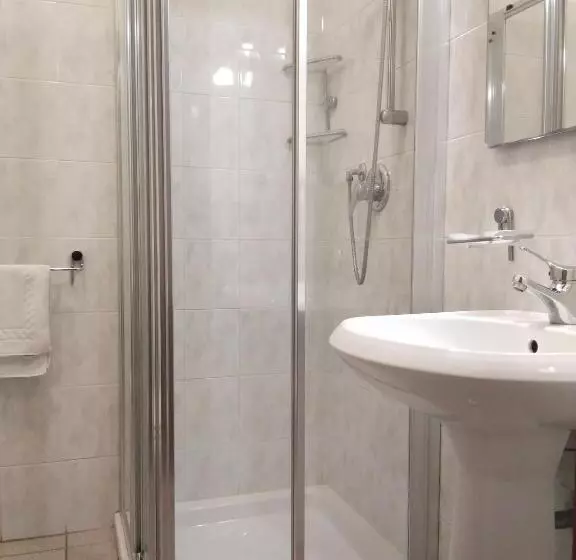 Hotelli Rose & Crown