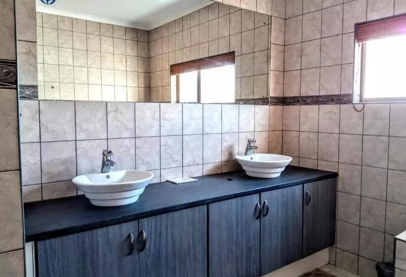 هاستل Sea View Bliss Guesthouse With Self Catering