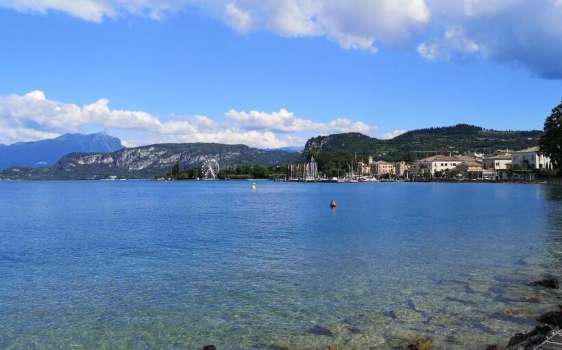 تختخواب و صبحانه Alessio Camere