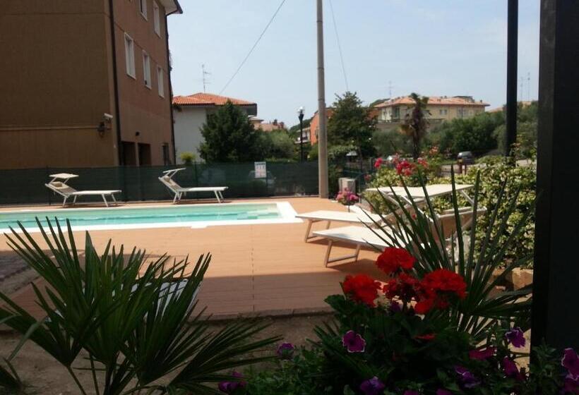 تختخواب و صبحانه Alessio Camere