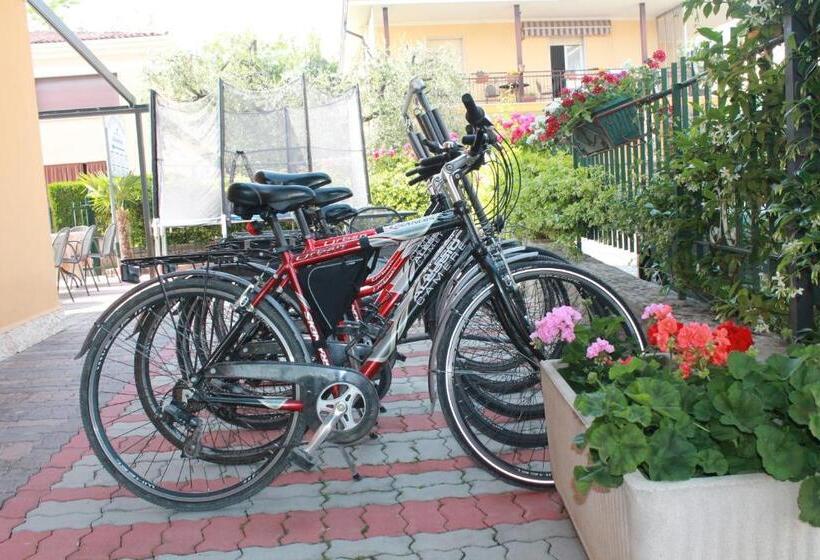 تختخواب و صبحانه Alessio Camere