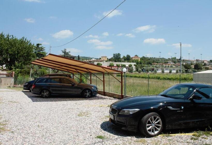 تختخواب و صبحانه Alessio Camere