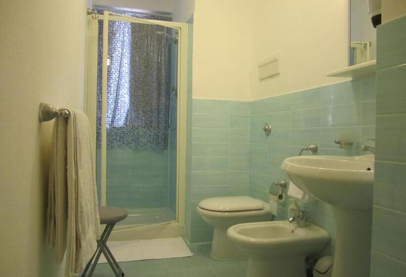 Bed & Breakfast Hostel H24