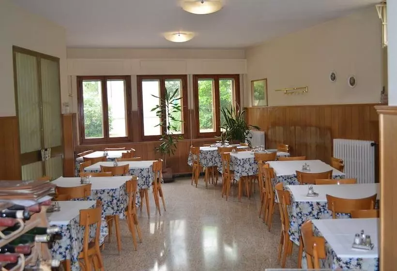 Hotelli Albergo Padellino