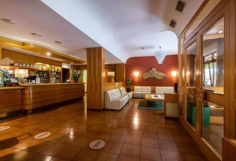 ホテル Centro Benessere Gardel