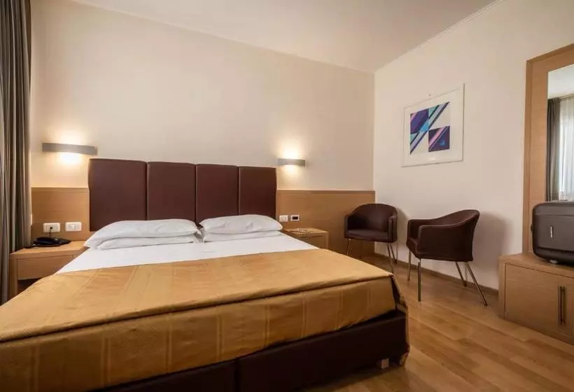 ホテル Centro Benessere Gardel