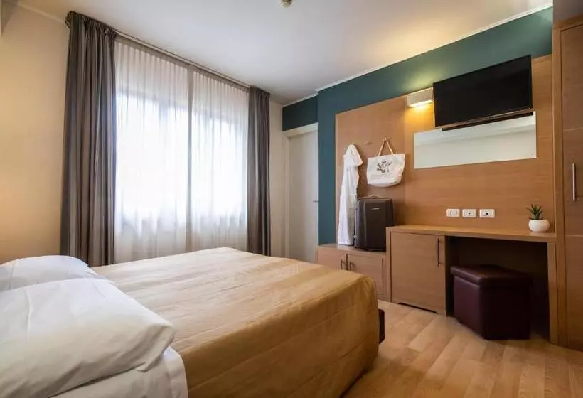 ホテル Centro Benessere Gardel