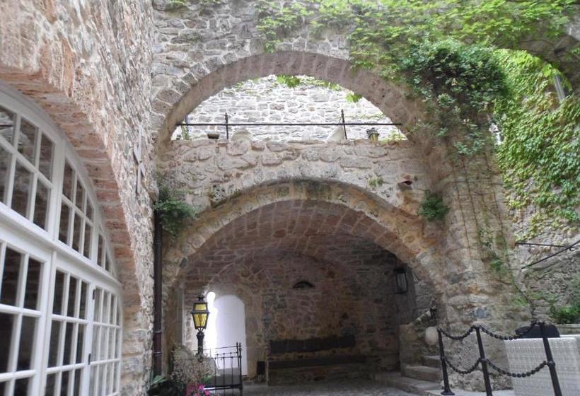 Отель Châteauzen