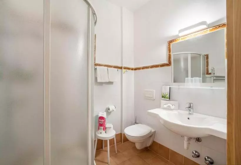 هتل Garni Appartement Gartenheim
