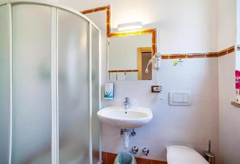 هتل Garni Appartement Gartenheim