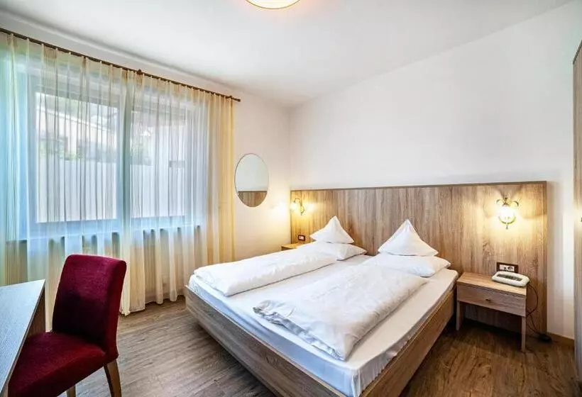 هتل Garni Appartement Gartenheim
