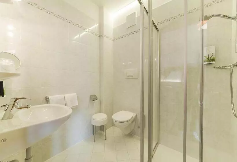 هتل Garni Appartement Gartenheim
