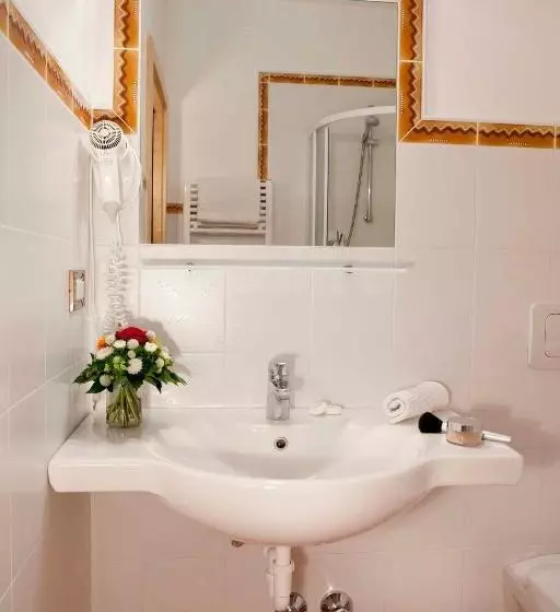 هتل Garni Appartement Gartenheim