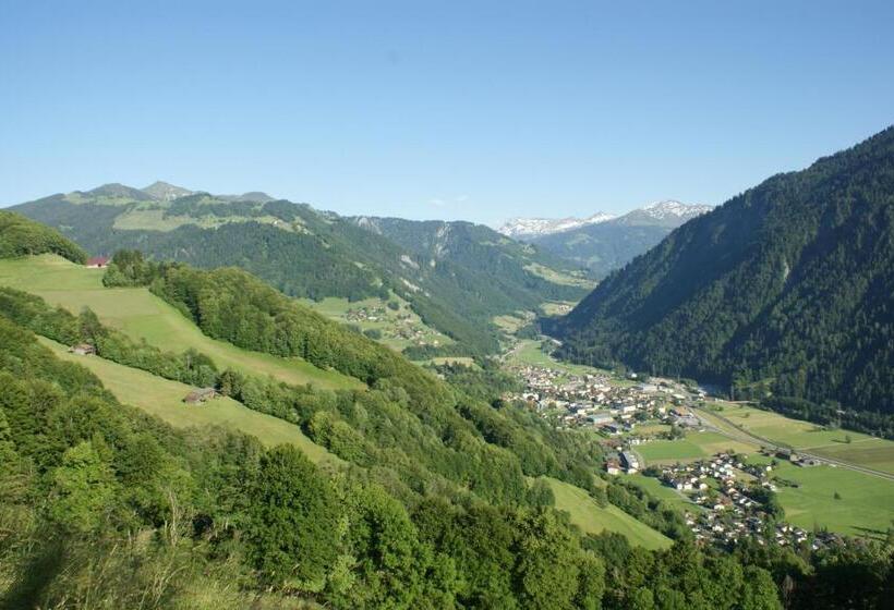 فندق Gästehaus Alpina In Fanas