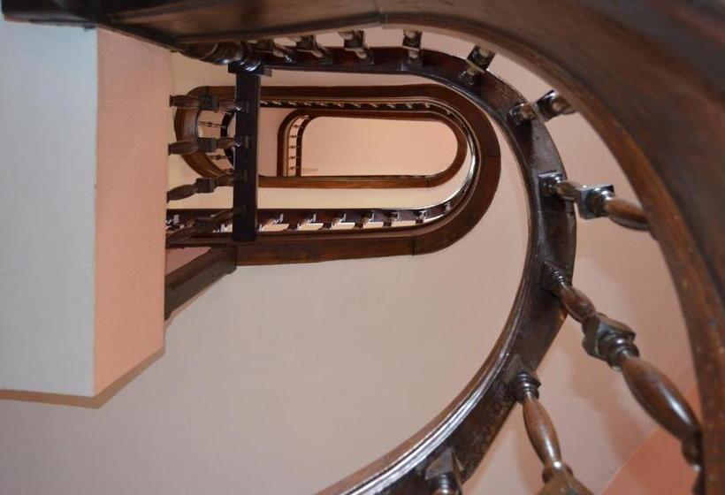 酒店 Hôtel Montfort