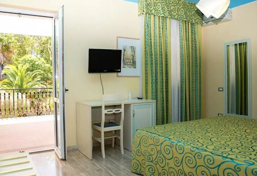هتل Villa Aurora