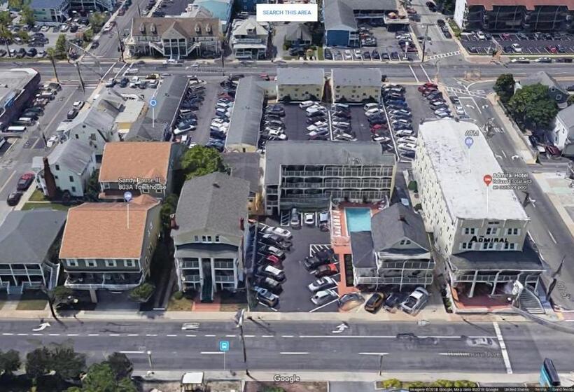 The Admiral Hotel/motel