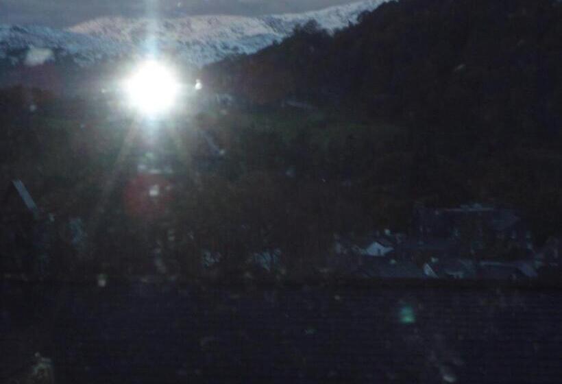 مبيت وإفطار Barnes Fell Apartments