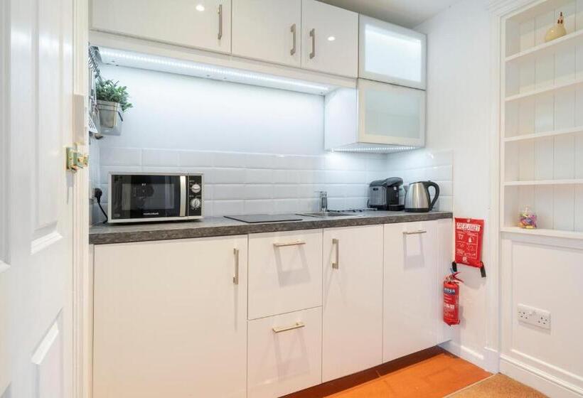 مبيت وإفطار Barnes Fell Apartments