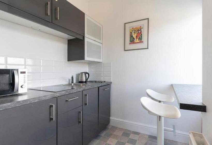 مبيت وإفطار Barnes Fell Apartments