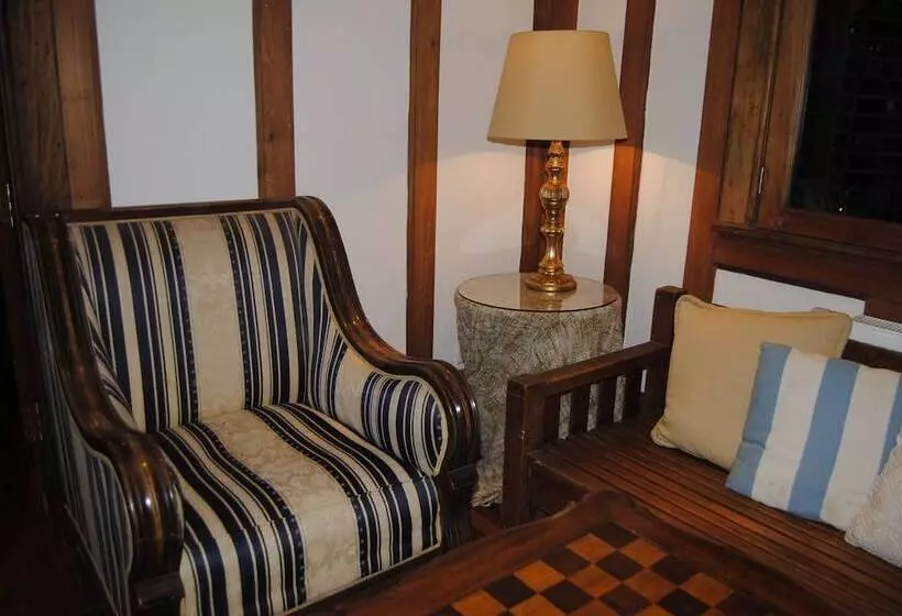 تختخواب و صبحانه Chocolate Manor House Hotel Boutique