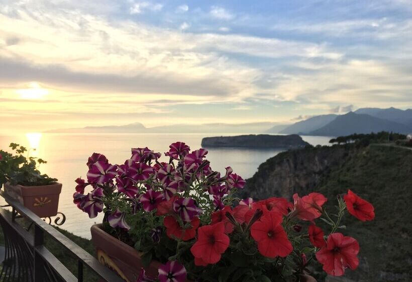 مبيت وإفطار La Casa Di Ivana