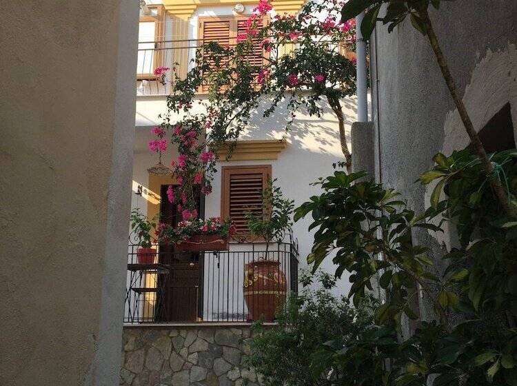 مبيت وإفطار La Casa Di Ivana