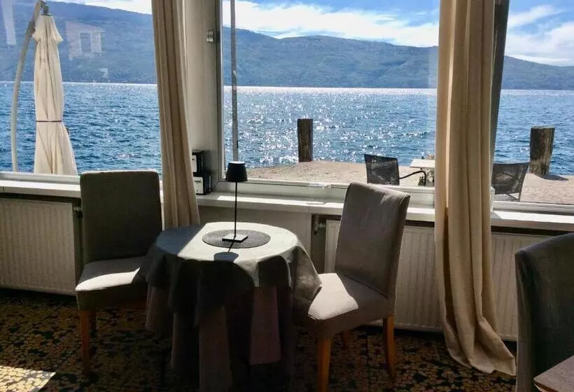 هتل Albergo Gargnano