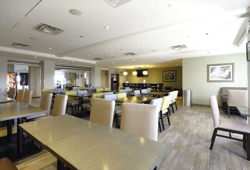 Отель Fairfield Inn & Suites By Marriott Airdrie