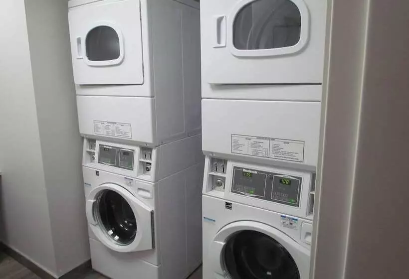 Hotelli Fairfield Inn & Suites By Marriott Airdrie