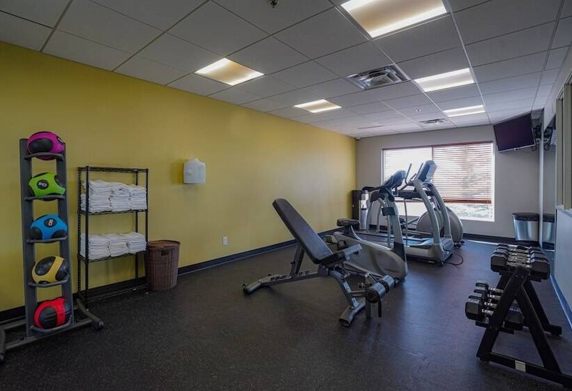 Отель Fairfield Inn & Suites By Marriott Airdrie