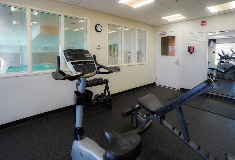 Отель Fairfield Inn & Suites By Marriott Airdrie