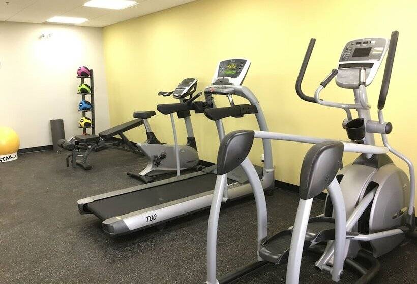 Отель Fairfield Inn & Suites By Marriott Airdrie