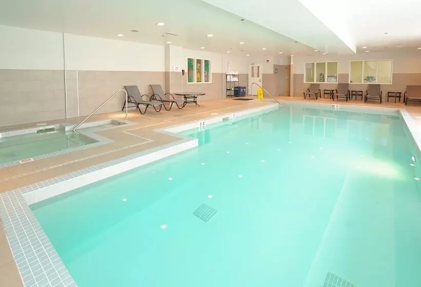 Hotelli Fairfield Inn & Suites By Marriott Airdrie