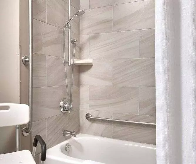 Hotelli Fairfield Inn & Suites By Marriott Airdrie