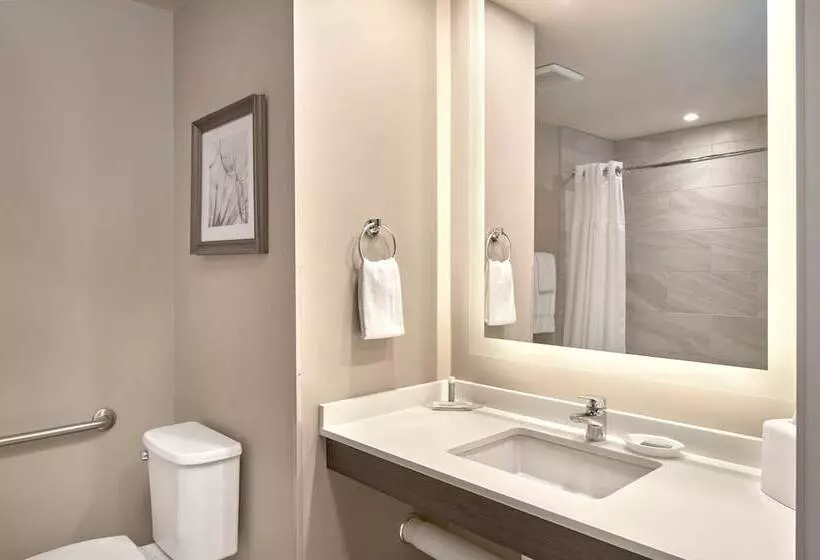 Hotelli Fairfield Inn & Suites By Marriott Airdrie