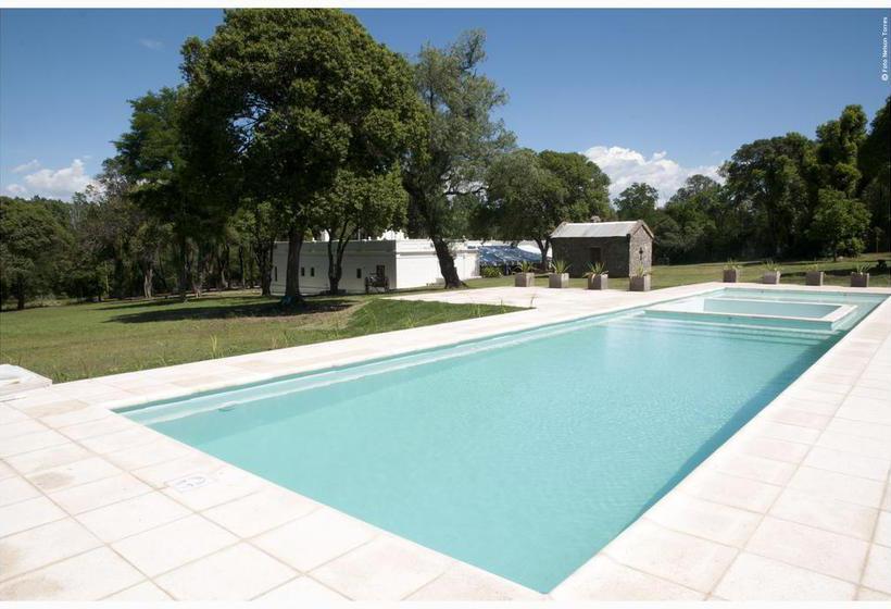 ホテル Estancia La Hungria